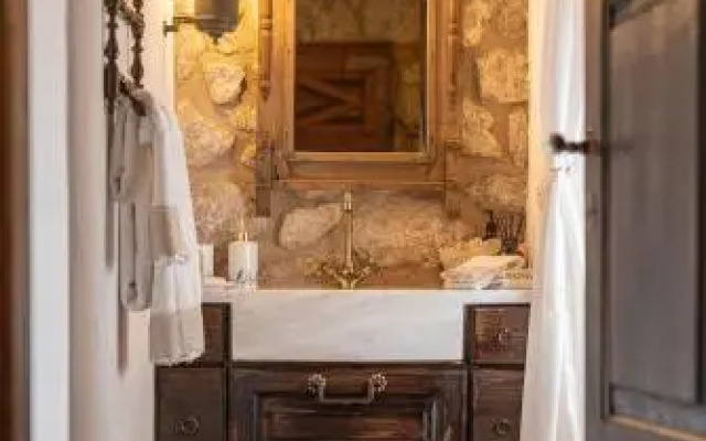 1813 Painters Stone Shelter
