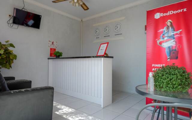 RedDoorz near Padang Golf Adisucipto