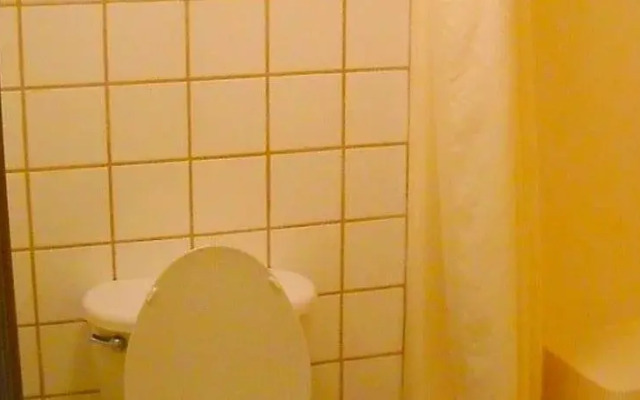 Ashburn Inn & RV Park