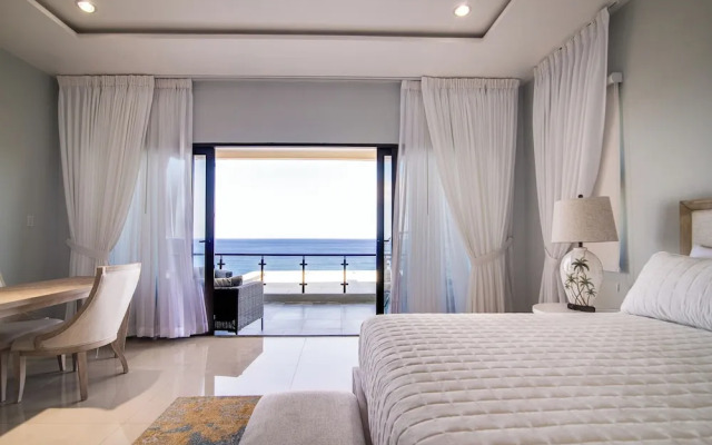 Luxury Oceanfront Villa Fully Staffed