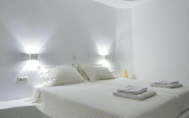 Cavos Studios & Appartements