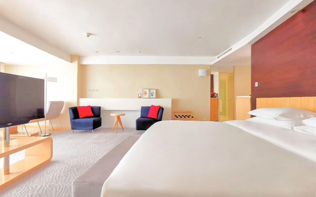 Crowne Plaza Zhuhai City Center by IHG