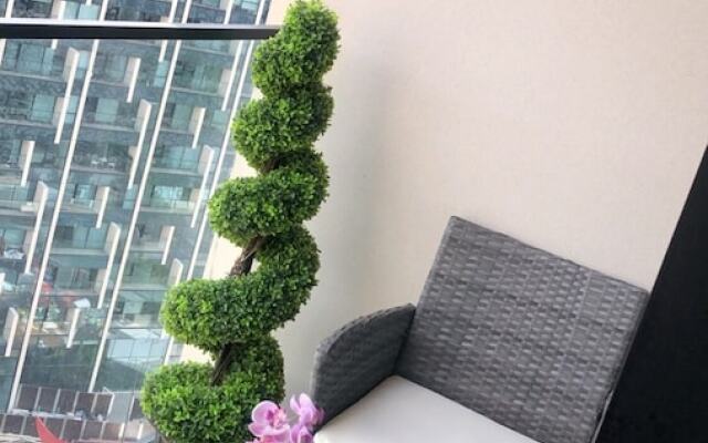 Stunning 1-bed Apartment in London With River View