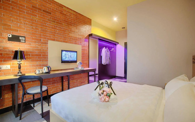 the youniQ Hotel
