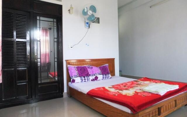 Eena Hotel