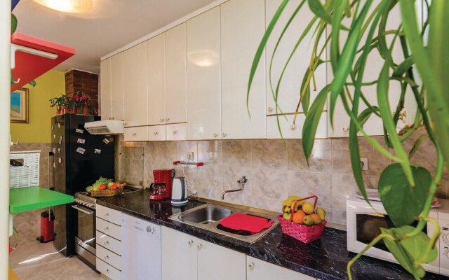 Stunning Home in Radovcici With Wifi and 3 Bedrooms