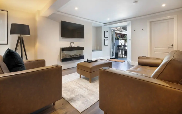 Courtyard Apartments