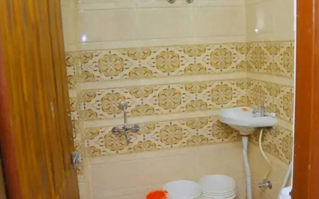 Fully Equipped Apartment with Hill View