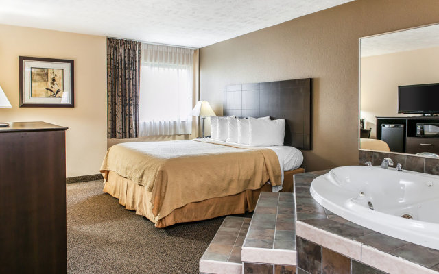 Quality Inn & Suites  Mattoon Area