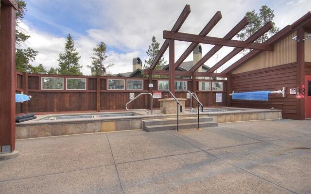 Sundowner W10 by RedAwning