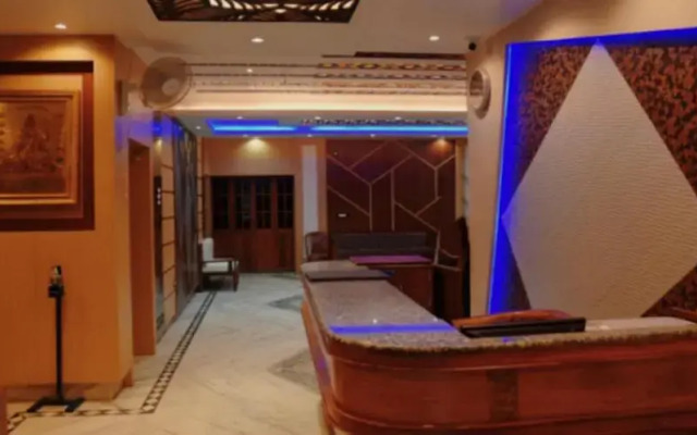 STAYMAKER Aditya Plaza