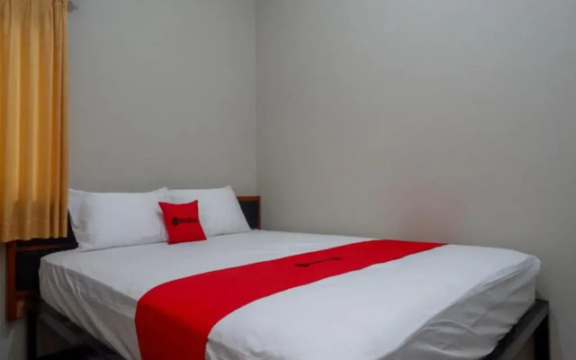 RedDoorz near Kampus UMP Purwokerto 2