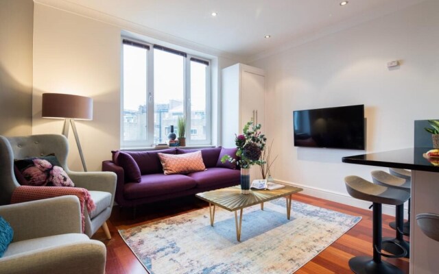 The Kensington Gardens - Modern & Bright 2BDR Flat