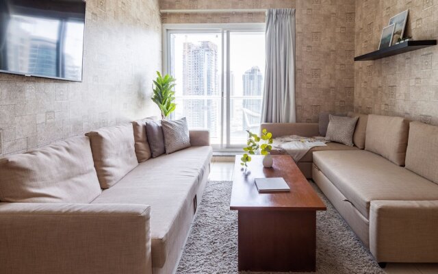 Fashionable 1BR in the Trendy Jlt! Sleeps 4!