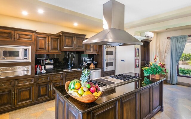 Stunning beachfront Flamingo mansion with incomparable ocean setting