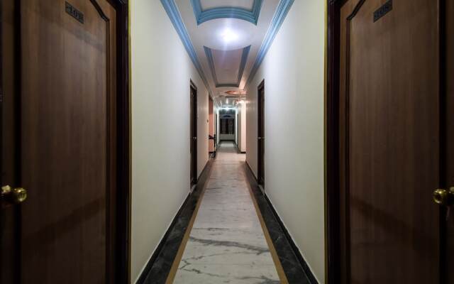OYO 19937 Hotel Rajkamal International