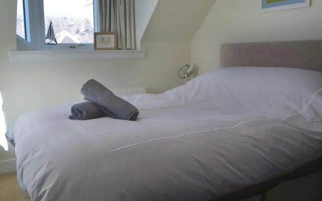 Dolphin Cottage