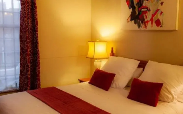 Constantia Guest Lodge