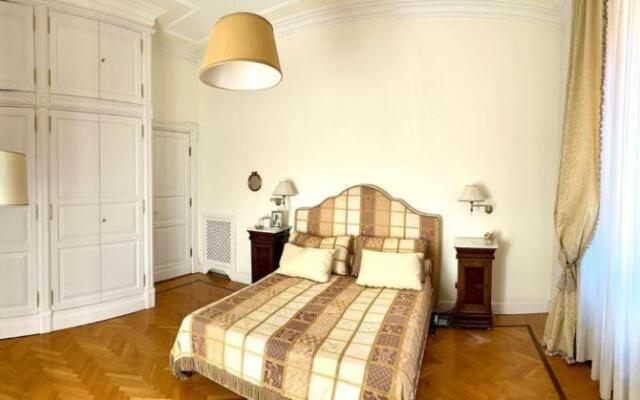 Roman Holidays Boutique