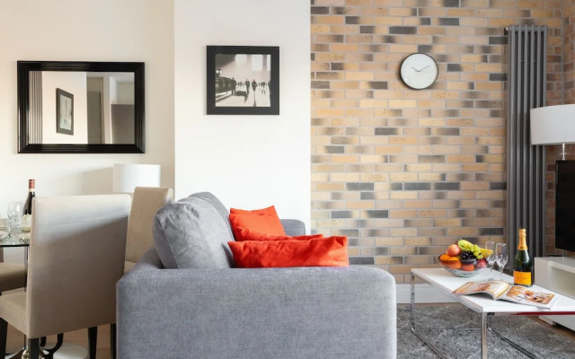 Platinum Apartment in Central Camden 9984