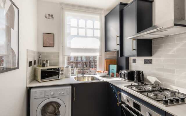 The Battersea Retreat - Modern & Bright 1BDR Apartment with Balcony