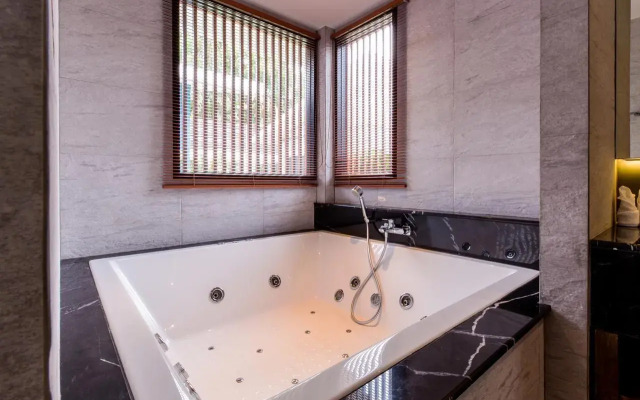 Coral Tree Villa Huahin