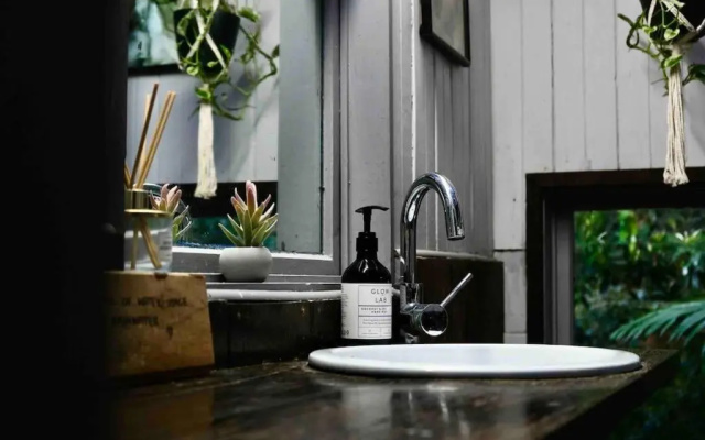 Ananda Eco House - Eco Rainforest Retreat – Bathroom – Montville