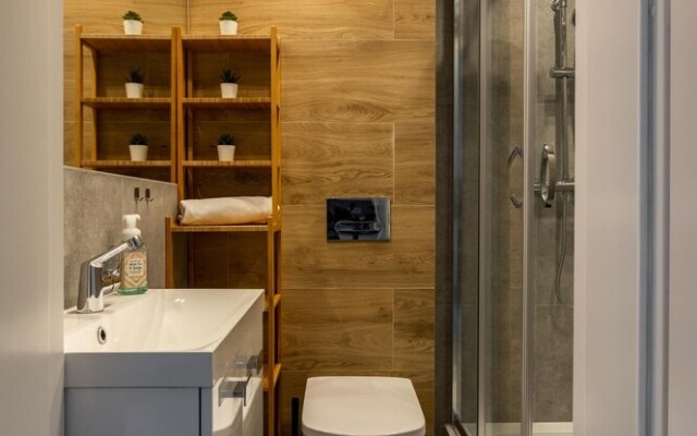 Warsaw Concierge Silver Apartment