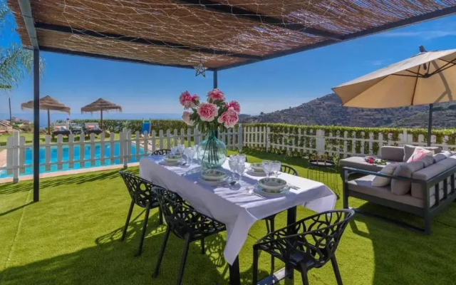 Finca Lucio Torrox by Ruralidays