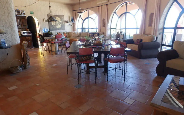 Casa Kootenay Waterfront BnB