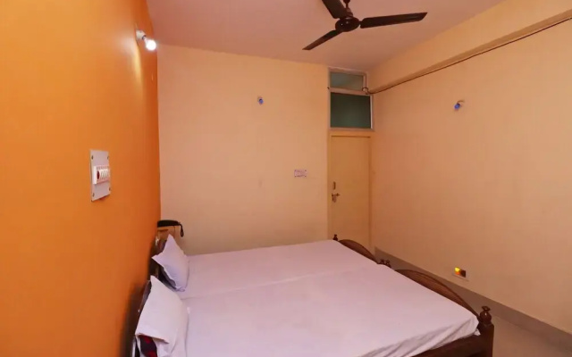 L X Inn by OYO Rooms