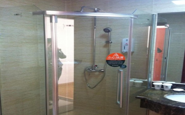 GreenTree Inn Jiangsu Wuxi Nanchang Walking Street TonGYAng Road Business Hotel – Bathroom – Wuxi