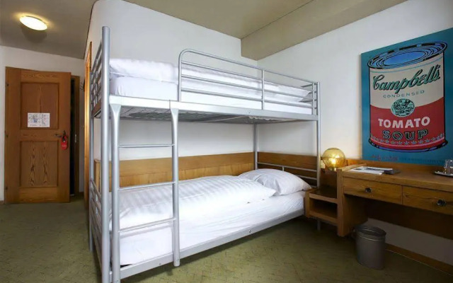 Arena Guesthouse