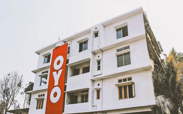 Oyo 17409 Gs Residency