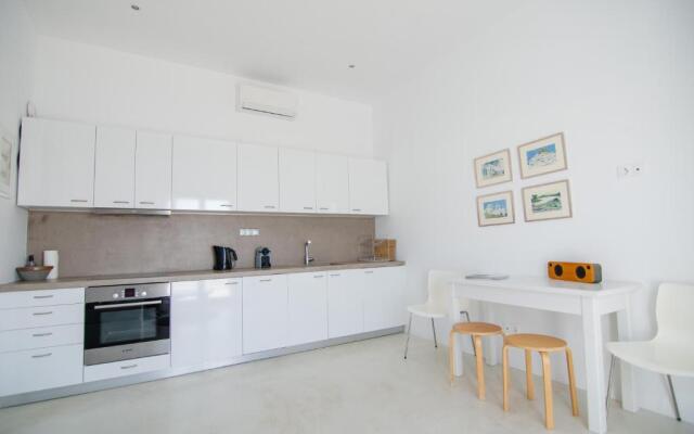 Theros apartments 1