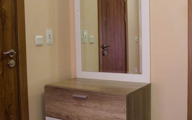 FM Premium 1-BDR Apartment with Parking Spot