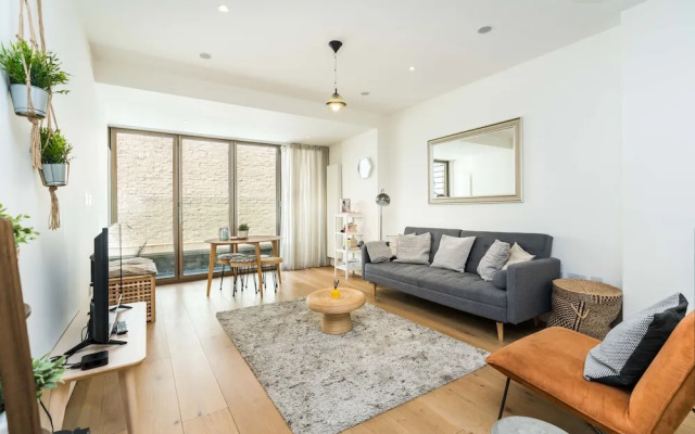 Styled 2bed2bath Duplex + Patio Near Oxford Circus, London