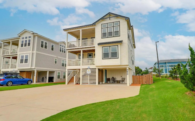 4059 - Bikinis & Martinis