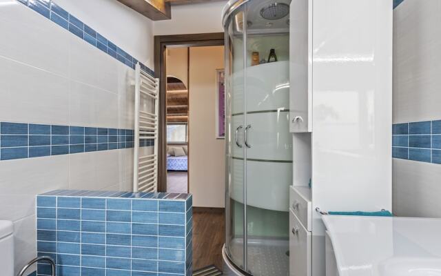 Engaging Apartment in Messina With Balcony