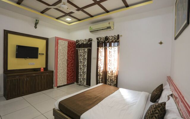 OYO 9760 Home Tej Vilas Near Celebration Mall