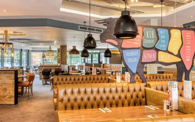 Premier Inn Bristol Parkway M32
