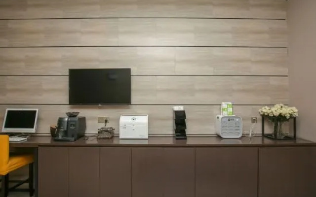 Ease Hotel (Kunming high tech Zone store)