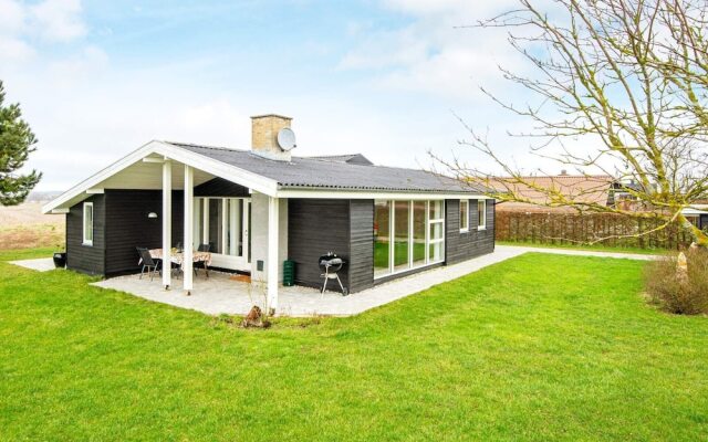 8 Person Holiday Home in Ebeltoft-by Traum