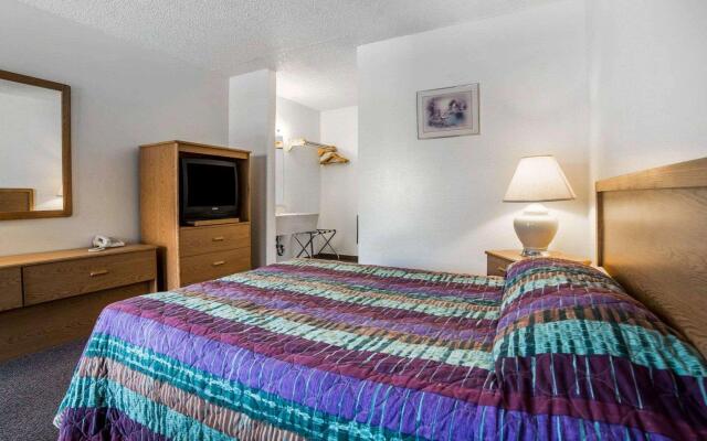 Rodeway Inn & Suites