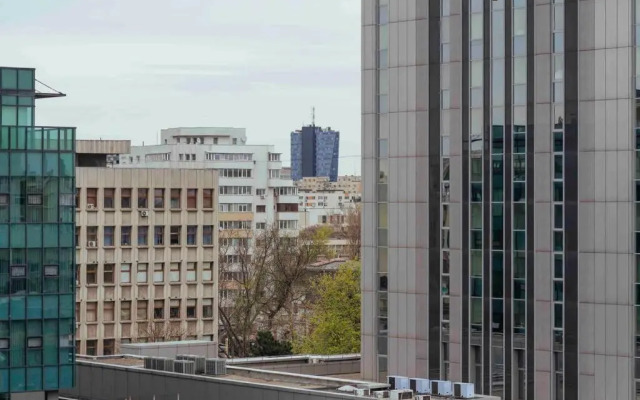 Sunny 2BR Flat-Top Location-Amazing Views