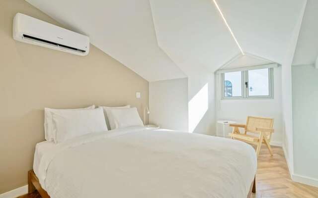 w Splendid 2BR With Terrace in Plaza Herrera