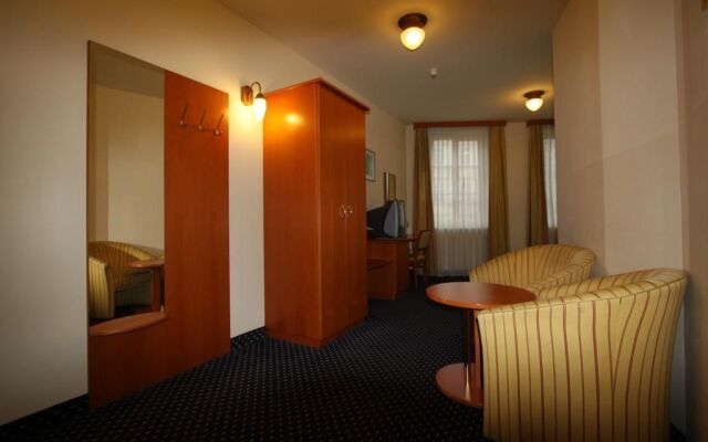 Suite Hotel 900 m zur Oper