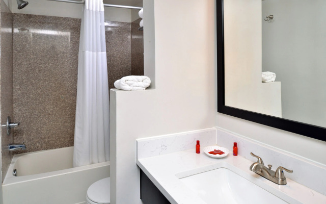 SureStay Hotel by Best Western Virginia Beach Royal Clipper