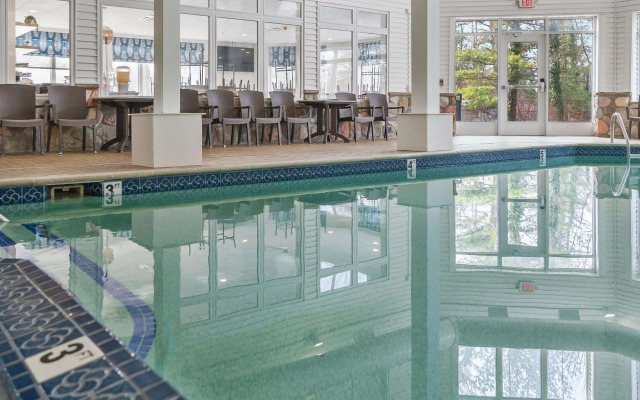 Cherry Tree Inn & Suites