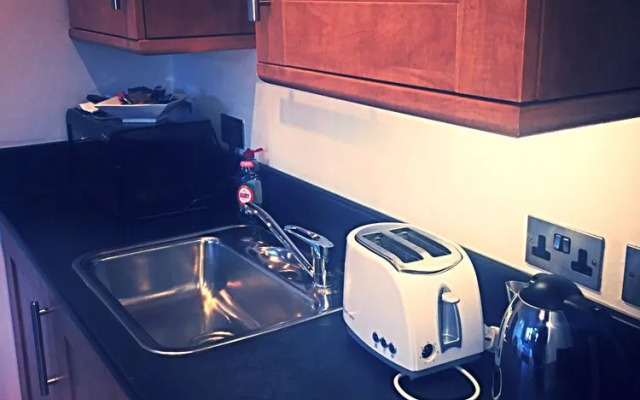 Empire Serviced 1 Bedroom Apartment